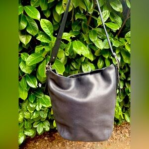 Vintage leather coach shoulder bag bucket